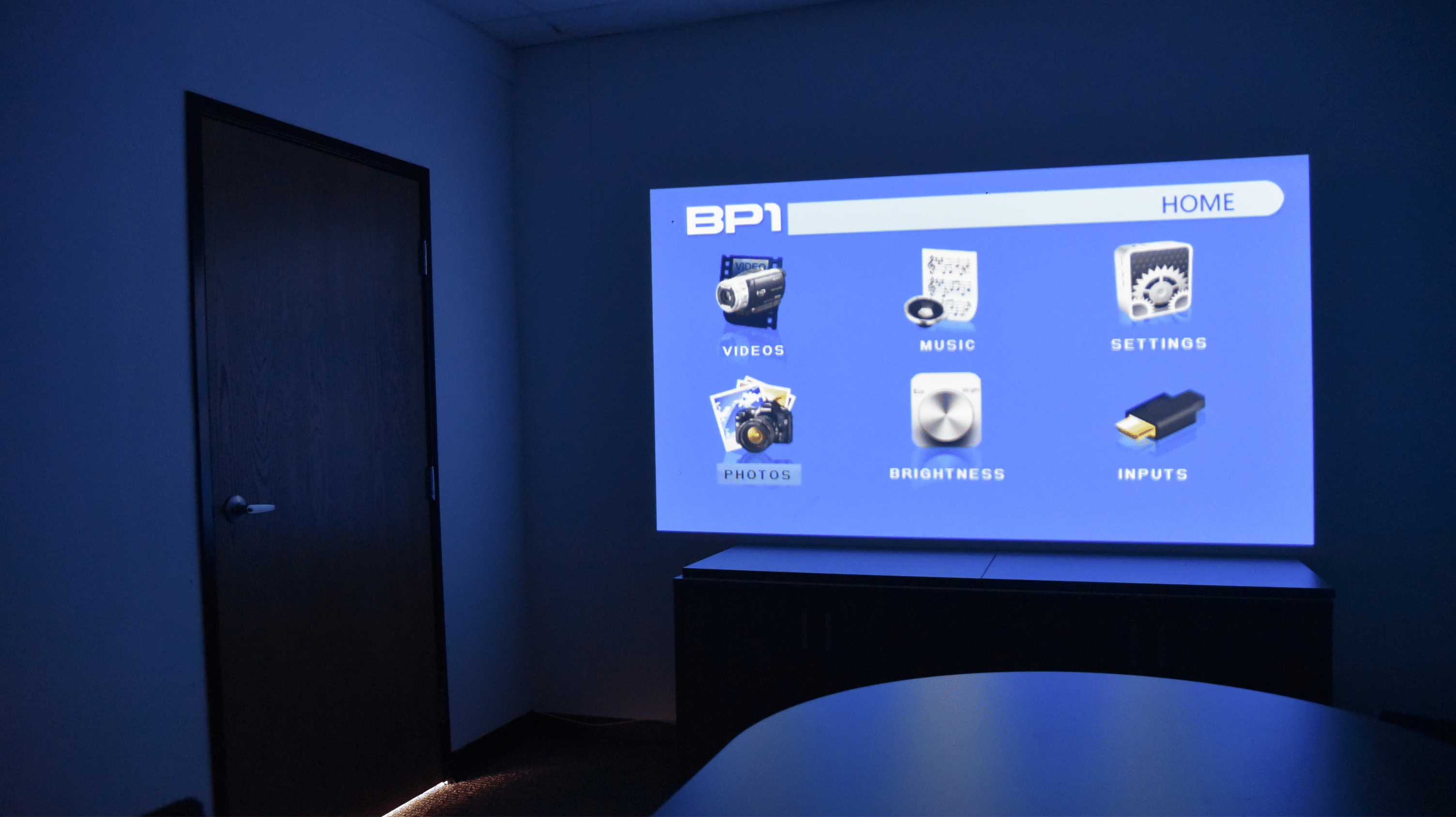 BP1 speaker projector's main menu 60in screen size